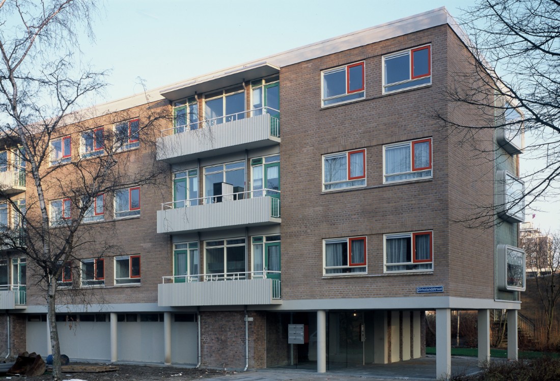 foto van de nieuwe situatie van de straatgevel van de vissenkommen in amsterdam